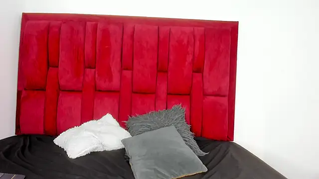 Snapshot of LilithVibe_ chatting on October 24, 3:03 am LilithVibe online show from October 24, 3:03 am