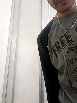 Snapshot of OGUZOZAN chatting on November 15, 11:51 am OGUZOZAN online show from November 15, 11:51 am