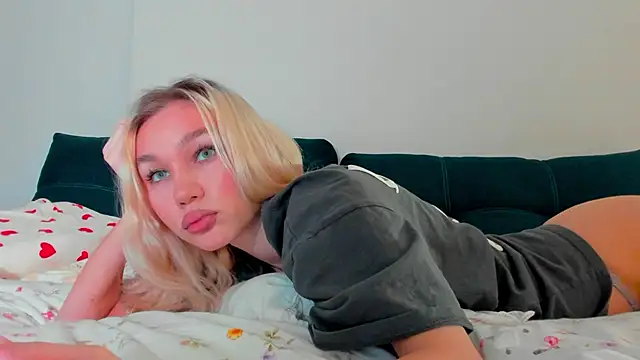 Snapshot of cuteleraay chatting on November 26, 8:21 pm cuteleraay online show from November 26, 8:21 pm