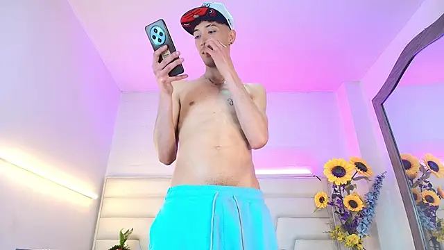 Snapshot of Ashton_Myers chatting on November 27, 8:44 pm Ashton Myers online show from November 27, 8:44 pm