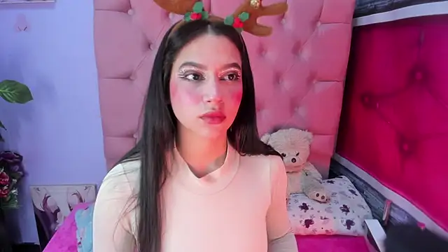 Snapshot of Megan_Luxe chatting on October 24, 3:36 am Megan Luxe online show from October 24, 3:36 am