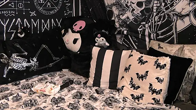 Snapshot of Paige_Turner chatting on January 31, 11:25 pm Paige Turner online show from January 31, 11:25 pm