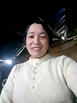 Snapshot of Bliss_rose chatting on December 19, 7:59 am Bliss rose online show from December 19, 7:59 am