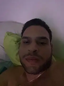 Snapshot of elverga420F chatting on December 19, 6:42 am elverga420F online show from December 19, 6:42 am