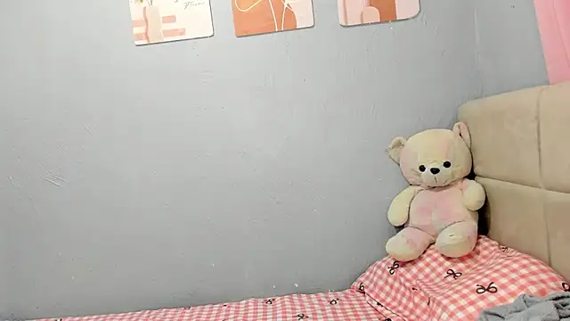 Snapshot of Anne_the_virgin chatting on November 15, 7:49 am Anne the virgin online show from November 15, 7:49 am