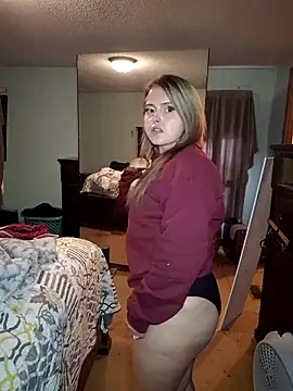 Snapshot of JuicyExxxperience chatting on November 18, 2:10 pm JuicyExxxperience online show from November 18, 2:10 pm