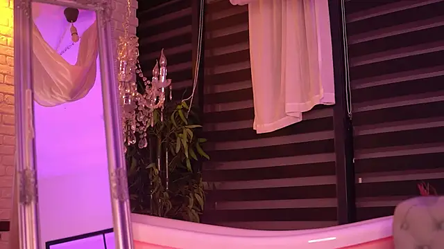 BellaNoirre online show from December 21, 6:26 pm