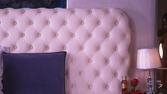 BellaNoirre online show from April 18, 7:07 pm