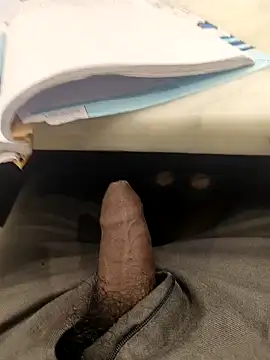 hotboy43339 online show from February 9, 8:40 am