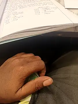 hotboy43339 online show from March 5, 2:40 am