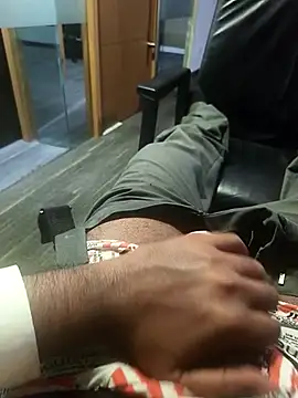 hotboy43339 online show from March 20, 7:41 pm