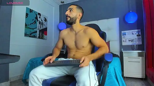 Yiyo10  online show from March 30, 8:54 pm