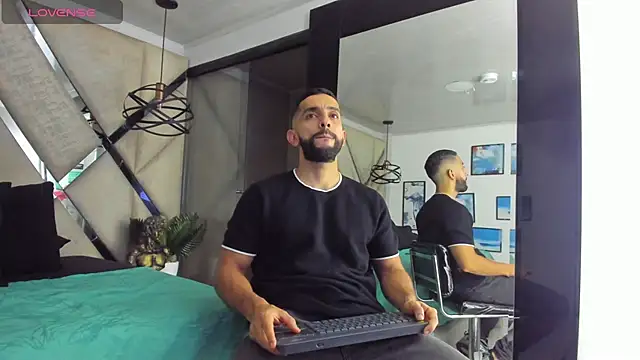 Yiyo10  online show from April 7, 3:40 am