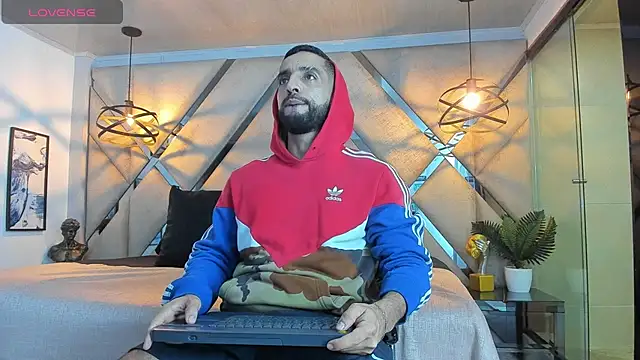 Yiyo10  online show from April 23, 4:24 am