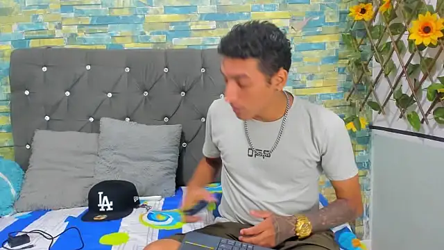 partdemonlatin666 online show from October 19, 8:42 pm