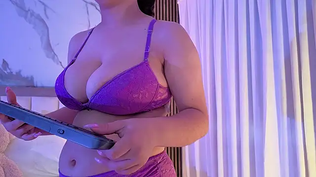 LunaRosse  online show from October 19, 11:33 am