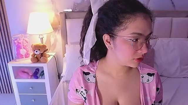 LunaRosse  online show from February 11, 11:59 am