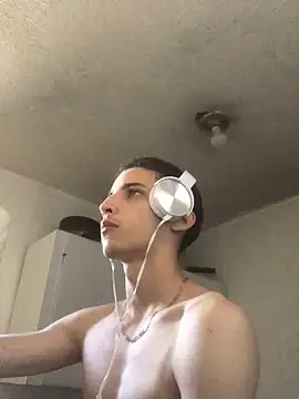 Lobito 00 online show from October 2, 7:43 pm