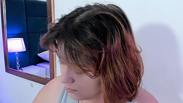 isa grey  online show from November 10, 4:44 am