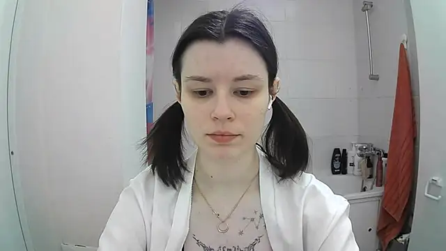 EdlinEngelby online show from October 1, 4:13 pm