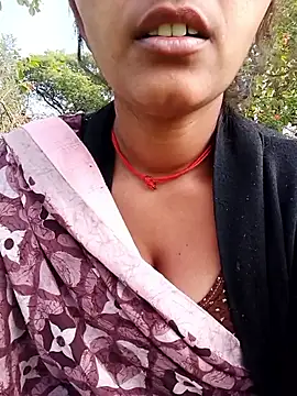 Snapshot of Cutwer chatting on December 3, 5:37 am Cutwer online show from December 3, 5:37 am