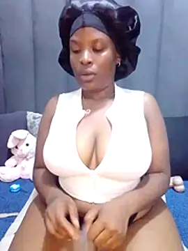 Snapshot of MrsMxx25 chatting on November 6, 11:33 am MrsMxx25 online show from November 6, 11:33 am