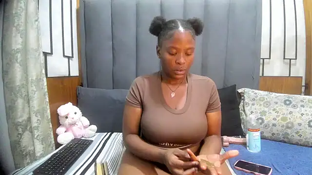 Snapshot of MrsMxx25 chatting on November 9, 10:41 pm MrsMxx25 online show from November 9, 10:41 pm