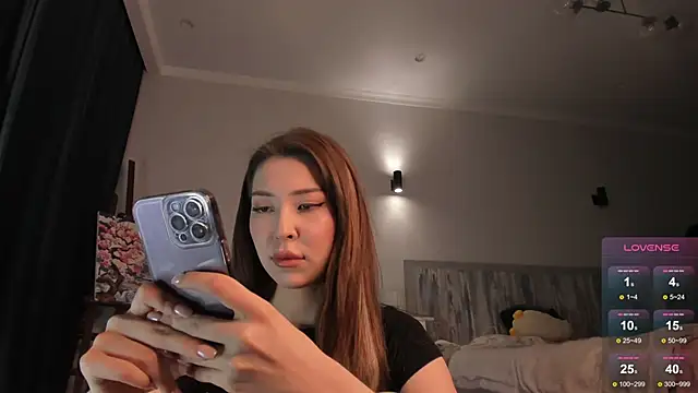 devaivy online show from December 2, 11:15 am