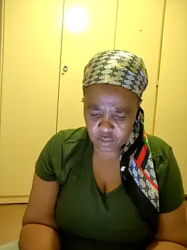 Snapshot of Ebonyboobsmilk chatting on October 9, 4:27 pm Ebonyboobsmilk online show from October 9, 4:27 pm