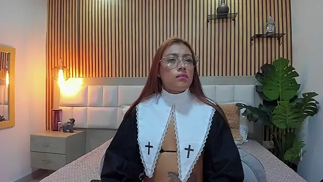 KattyBonnie online show from October 31, 7:48 pm