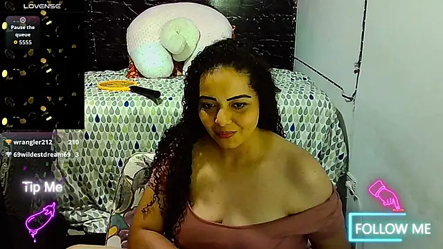 Snapshot of _naughty_milf chatting on November 29, 12:24 am naughty milf online show from November 29, 12:24 am