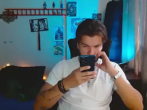 Snapshot of cortelioni_massimo_ chatting on October 24, 7:43 pm cortelioni massimo online show from October 24, 7:43 pm