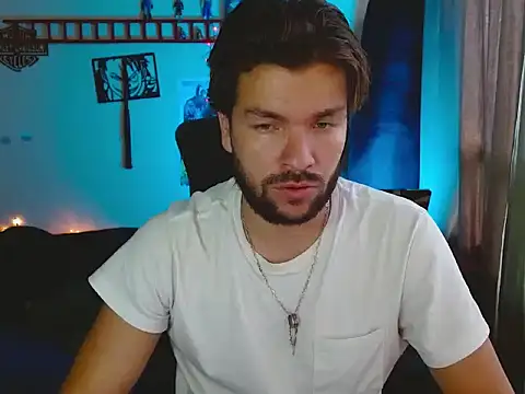 Snapshot of cortelioni_massimo_ chatting on October 25, 8:36 pm cortelioni massimo online show from October 25, 8:36 pm