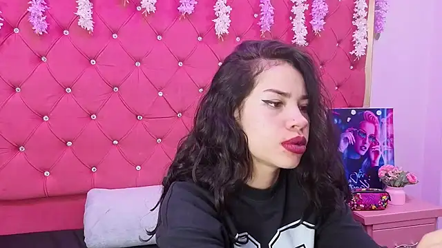 Snapshot of Nanis_James chatting on November 11, 2:44 am Nanis James online show from November 11, 2:44 am