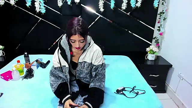 Snapshot of _Maleja_19_ chatting on November 6, 2:56 am Maleja 19 online show from November 6, 2:56 am