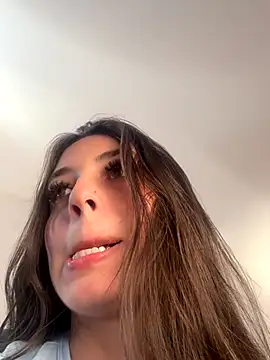 Snapshot of Mavii_ chatting on November 11, 3:23 pm Mavii online show from November 11, 3:23 pm