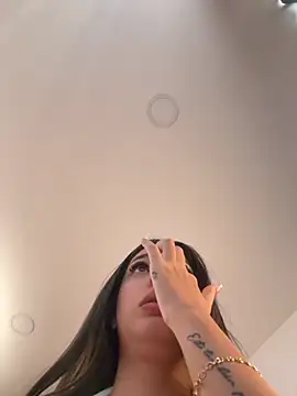 Snapshot of Mavii_ chatting on November 20, 4:51 pm Mavii online show from November 20, 4:51 pm