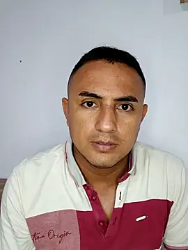 Geral Yeraldyn09 online show from September 18, 1:18 am