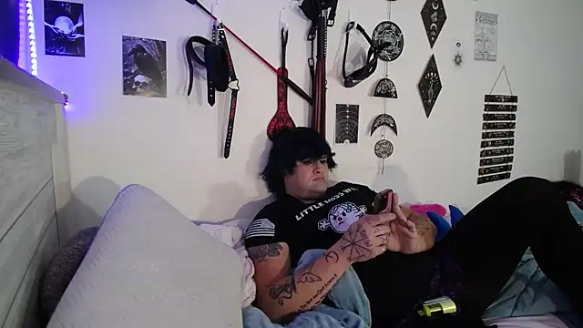 Julietserenity online show from December 5, 8:01 am