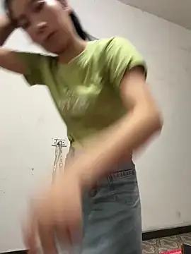 Snapshot of crhong666 chatting on September 8, 11:26 pm crhong666 online show from September 8, 11:26 pm