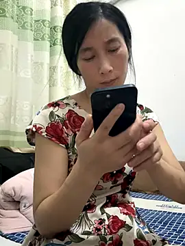 Snapshot of crhong666 chatting on September 17, 1:24 pm crhong666 online show from September 17, 1:24 pm