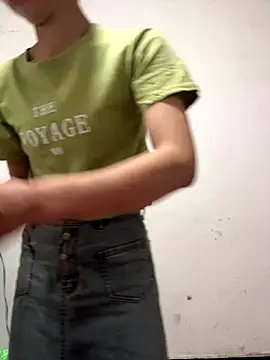 Snapshot of crhong666 chatting on September 24, 11:52 pm crhong666 online show from September 24, 11:52 pm