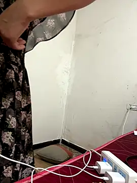 Snapshot of crhong666 chatting on October 1, 12:38 am crhong666 online show from October 1, 12:38 am