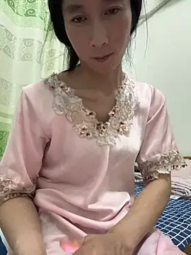 Snapshot of crhong666 chatting on October 13, 1:22 pm crhong666 online show from October 13, 1:22 pm