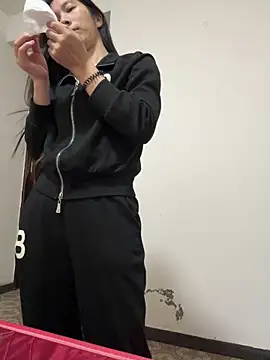 Snapshot of crhong666 chatting on October 27, 12:26 am crhong666 online show from October 27, 12:26 am