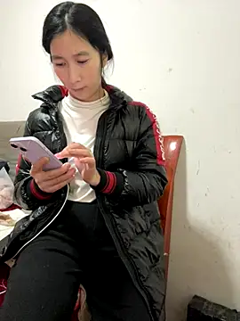 Snapshot of crhong666 chatting on December 19, 12:17 am crhong666 online show from December 19, 12:17 am