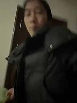 Snapshot of crhong666 chatting on February 19, 12:17 am crhong666 online show from February 19, 12:17 am