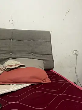 Snapshot of crhong666 chatting on February 20, 1:57 am crhong666 online show from February 20, 1:57 am