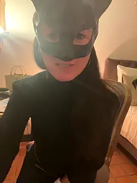 Snapshot of LesAmantsAE2 chatting on October 1, 5:30 pm LesAmantsAE2 online show from October 1, 5:30 pm