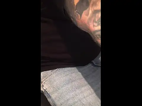 Snapshot of JeffryBoy36 chatting on November 15, 1:03 am JeffryBoy36 online show from November 15, 1:03 am